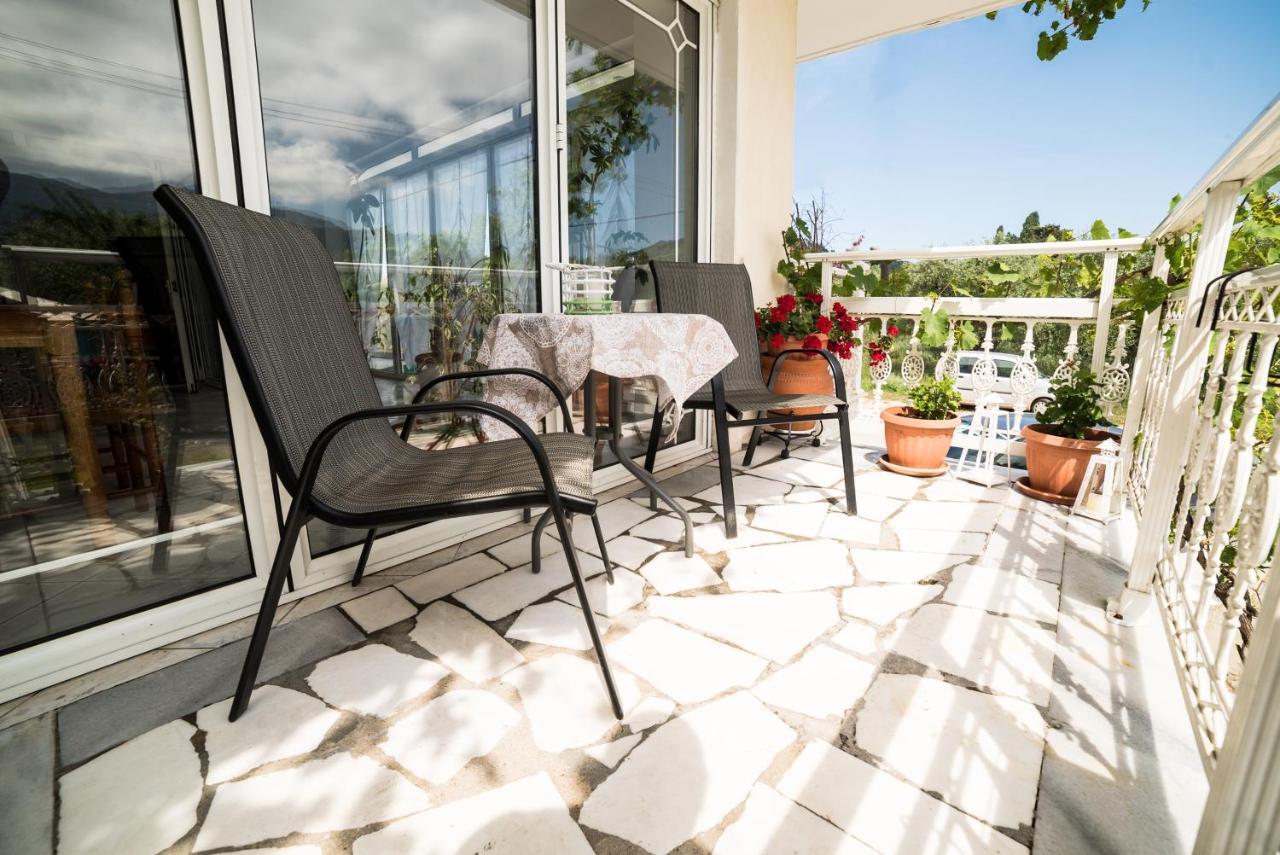 Hotel Fourkos Лименас Екстериор снимка