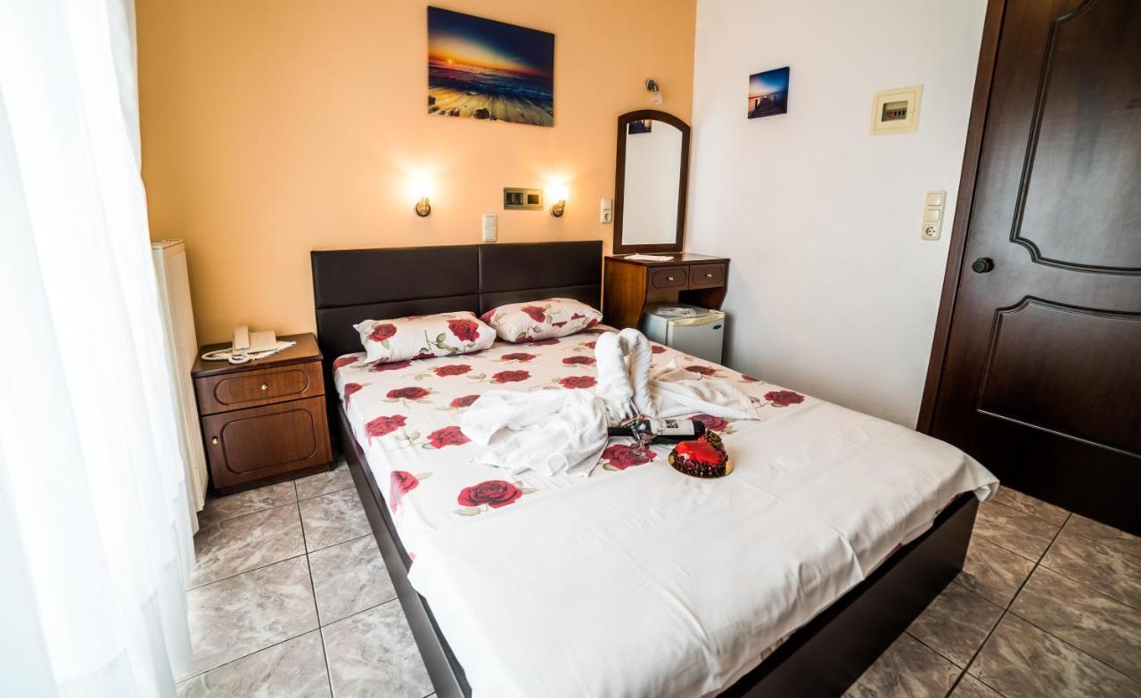 Hotel Fourkos Лименас Екстериор снимка