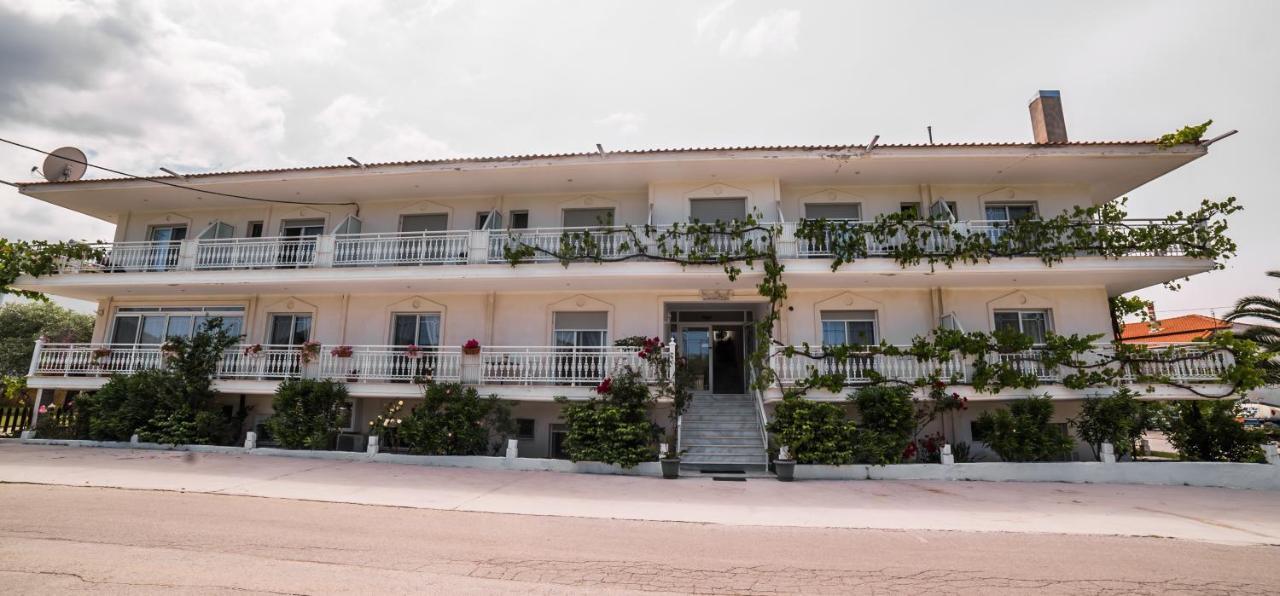 Hotel Fourkos Лименас Екстериор снимка
