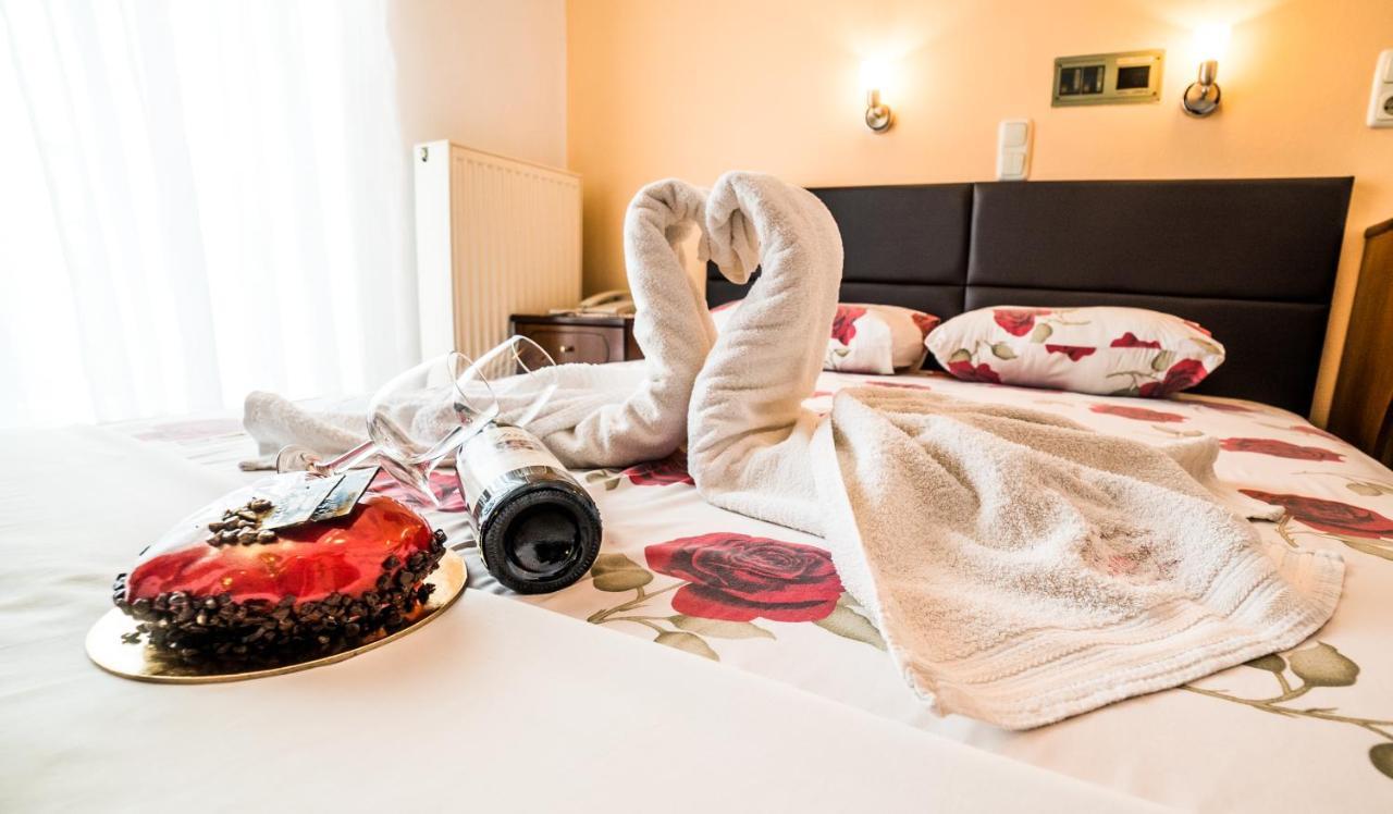 Hotel Fourkos Лименас Екстериор снимка