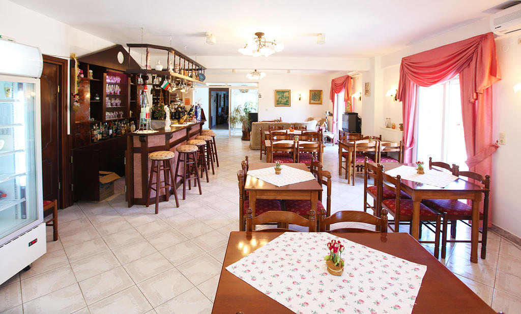Hotel Fourkos Лименас Екстериор снимка