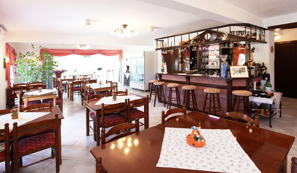 Hotel Fourkos Лименас Екстериор снимка