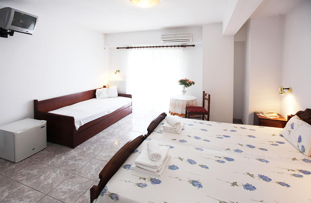 Hotel Fourkos Лименас Екстериор снимка