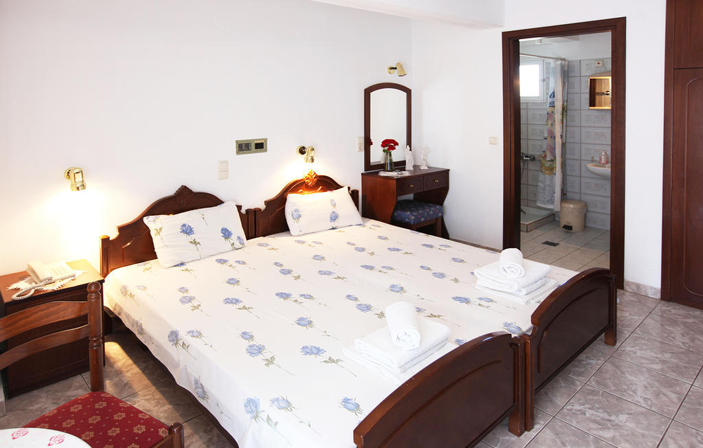 Hotel Fourkos Лименас Екстериор снимка