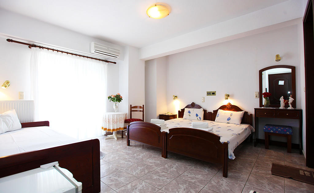 Hotel Fourkos Лименас Екстериор снимка