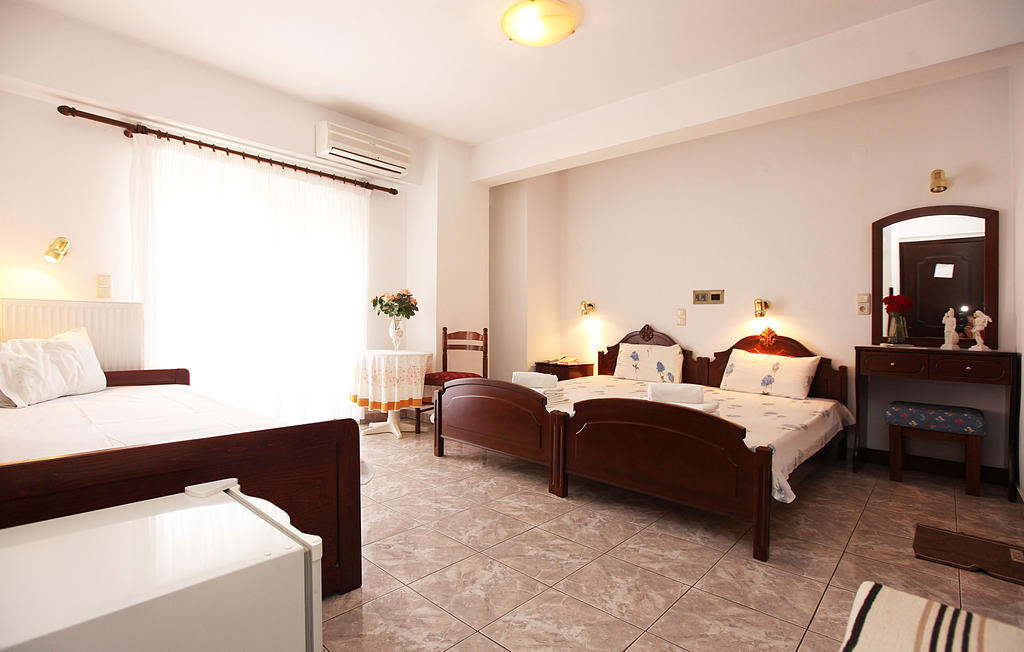 Hotel Fourkos Лименас Екстериор снимка