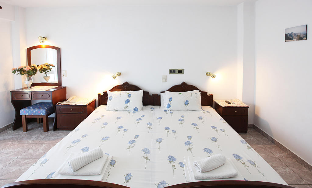 Hotel Fourkos Лименас Екстериор снимка
